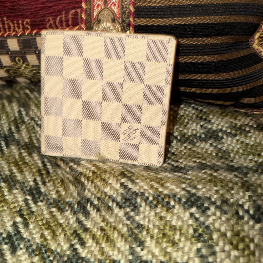 Louis Vuitton Beige and Cream Monogram Wallet NWOT
